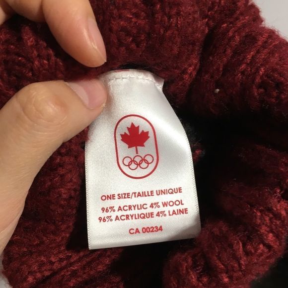 Canada Red Black Pom Pom Beanie One Size Wool Blend - Picture 6 of 12
